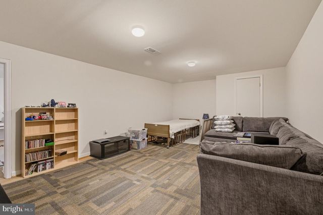 1609 WINDING WAYE LN, Silver Spring, MD 20902