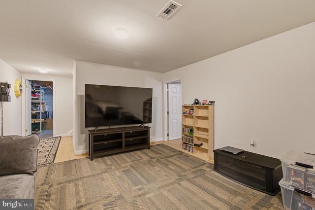 1609 WINDING WAYE LN, Silver Spring, MD 20902