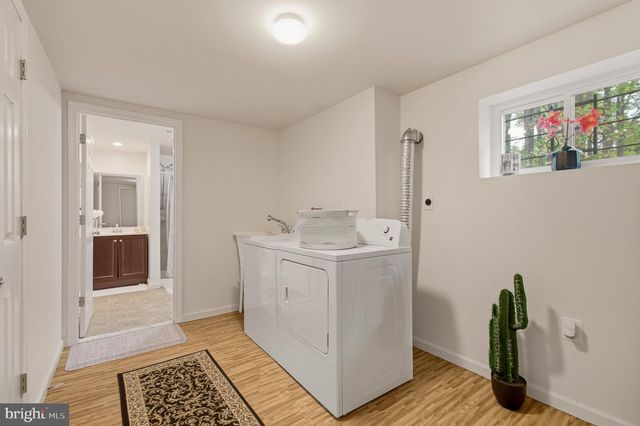 1609 WINDING WAYE LN, Silver Spring, MD 20902