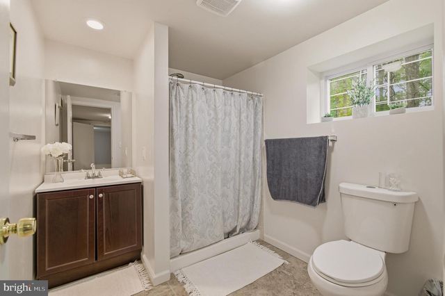 1609 WINDING WAYE LN, Silver Spring, MD 20902