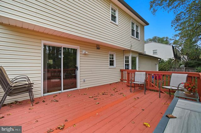 1609 WINDING WAYE LN, Silver Spring, MD 20902