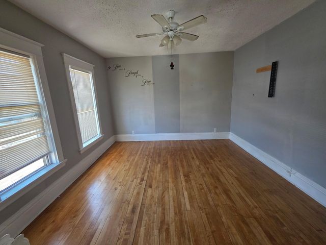 935 Case Avenue, Saint Paul, MN 55106