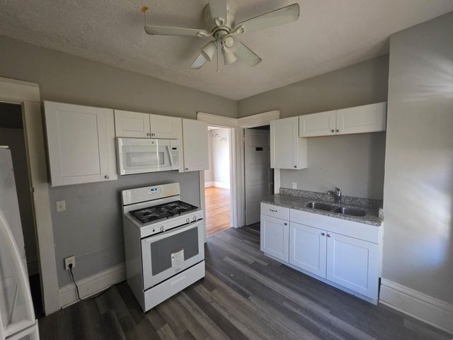 935 Case Avenue, Saint Paul, MN 55106