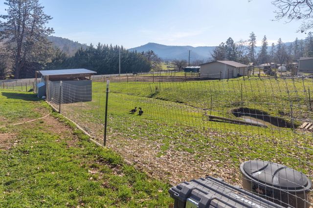 621 Sardine Creek Road, Gold Hill, OR 97525