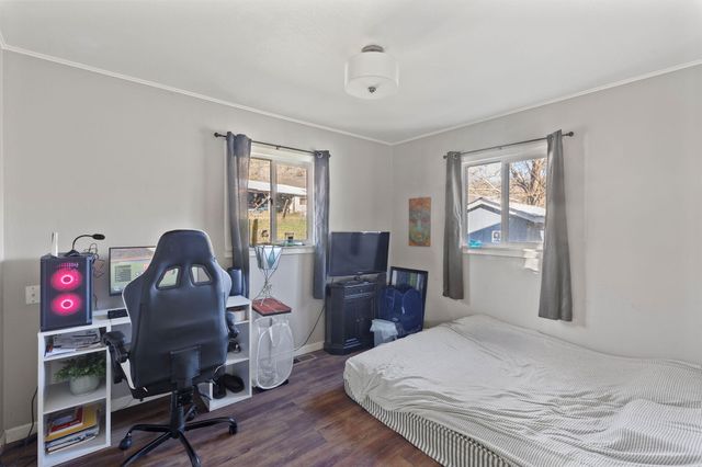 621 Sardine Creek Road, Gold Hill, OR 97525