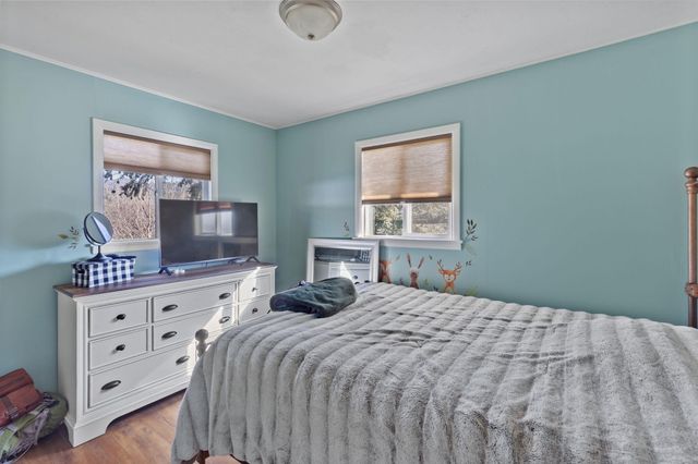 621 Sardine Creek Road, Gold Hill, OR 97525