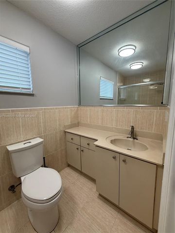 10168 NW 126th Ter, Hialeah Gardens, FL 33018