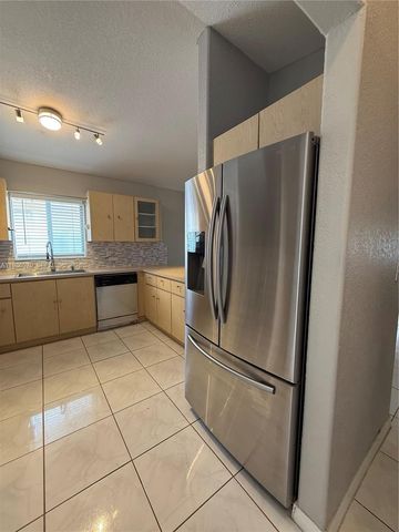 10168 NW 126th Ter, Hialeah Gardens, FL 33018