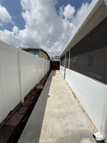 10168 NW 126th Ter, Hialeah Gardens, FL 33018