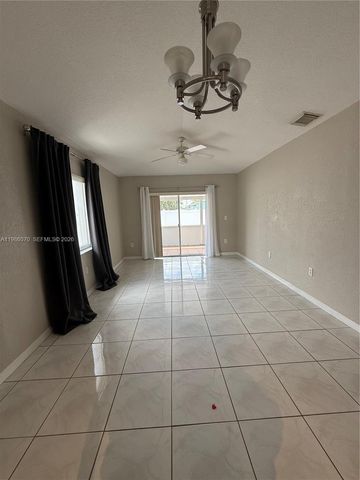 10168 NW 126th Ter, Hialeah Gardens, FL 33018