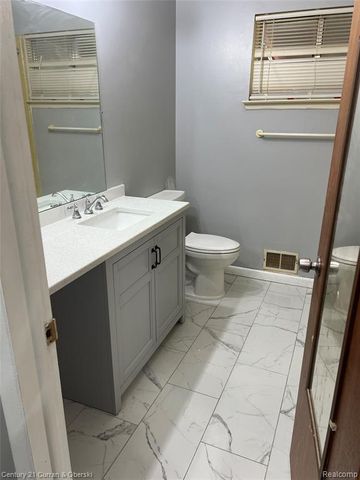 1774 N Carlson Street, Westland, MI 48185