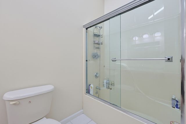 5 Ivy Cir, Randolph, MA 02368