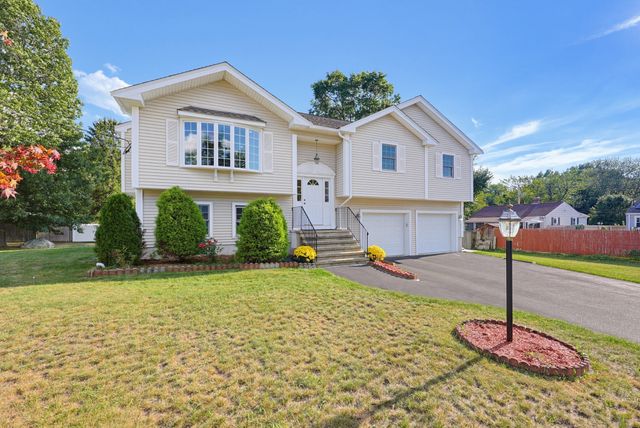 5 Ivy Cir, Randolph, MA 02368