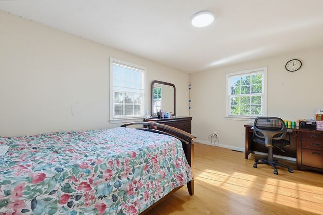 5 Ivy Cir, Randolph, MA 02368