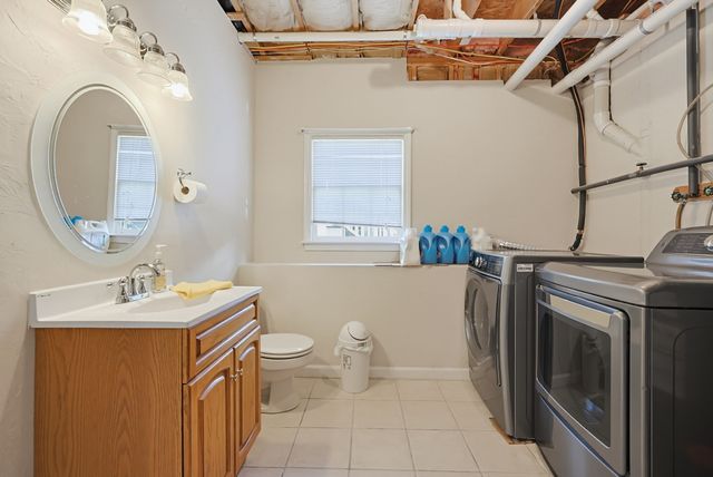 5 Ivy Cir, Randolph, MA 02368