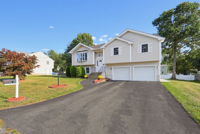 5 Ivy Cir, Randolph, MA 02368