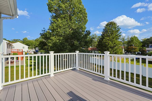 5 Ivy Cir, Randolph, MA 02368