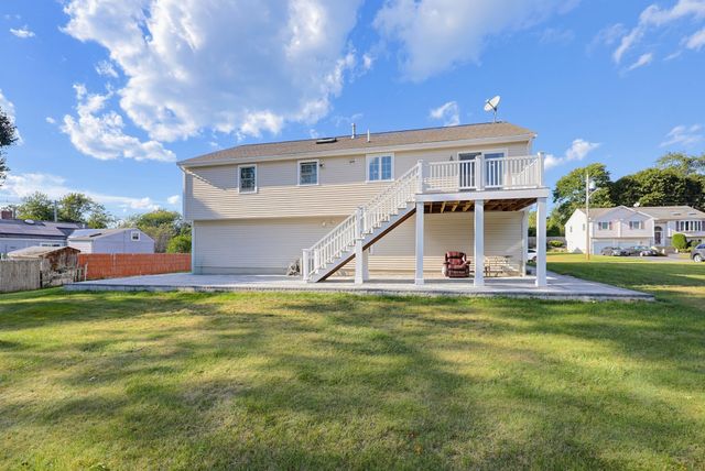 5 Ivy Cir, Randolph, MA 02368