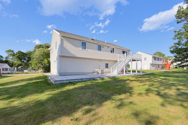 5 Ivy Cir, Randolph, MA 02368
