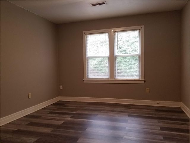 1511 Old Wire Road, Fayetteville, AR 72703