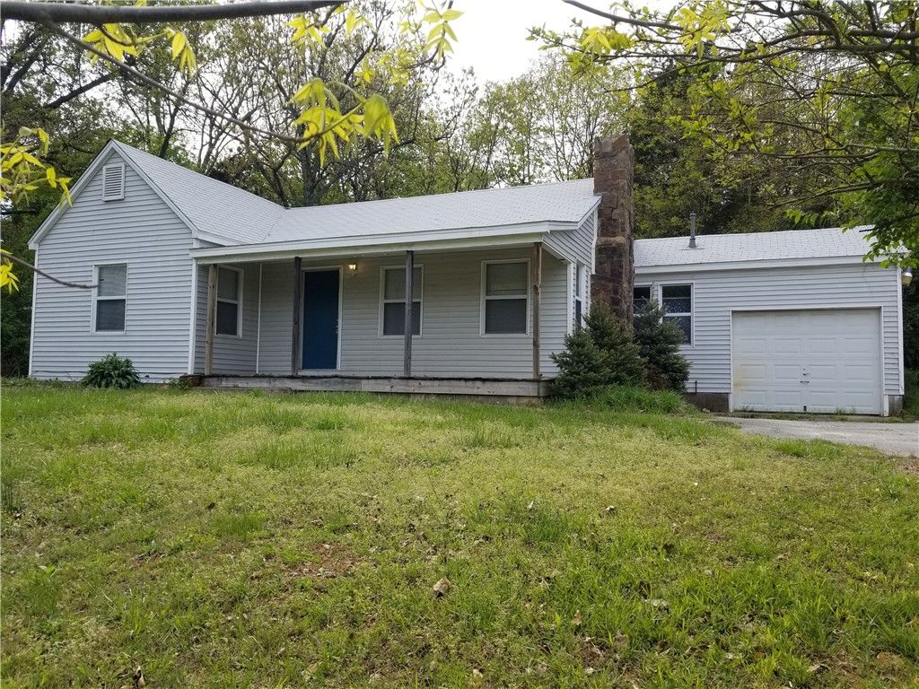 1511 Old Wire Road, Fayetteville, AR 72703
