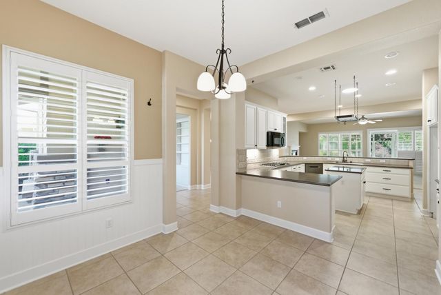 1281 Longhorn Ln, Lincoln, CA 95648