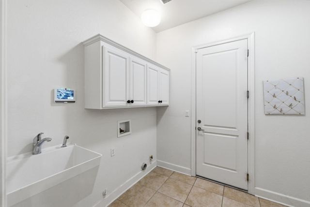 1281 Longhorn Ln, Lincoln, CA 95648