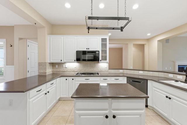 1281 Longhorn Ln, Lincoln, CA 95648