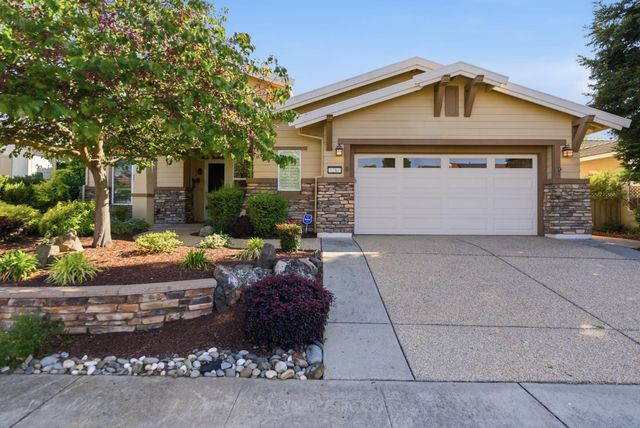1281 Longhorn Ln, Lincoln, CA 95648