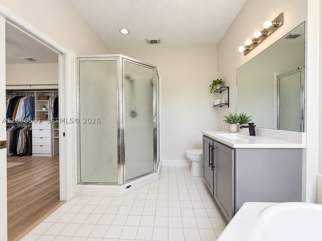 2913 S Greenleaf Cir, Boynton Beach, FL 33426
