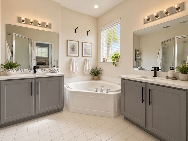 2913 S Greenleaf Cir, Boynton Beach, FL 33426