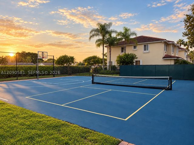 2913 S Greenleaf Cir, Boynton Beach, FL 33426