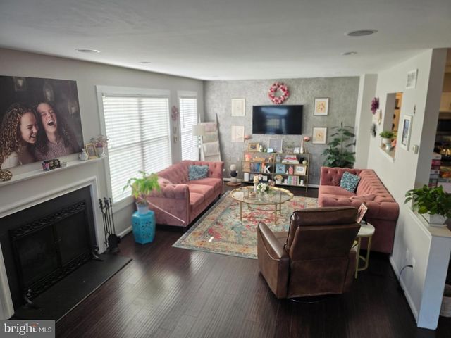 240 COBBLESTONE CT, Collegeville, PA 19426