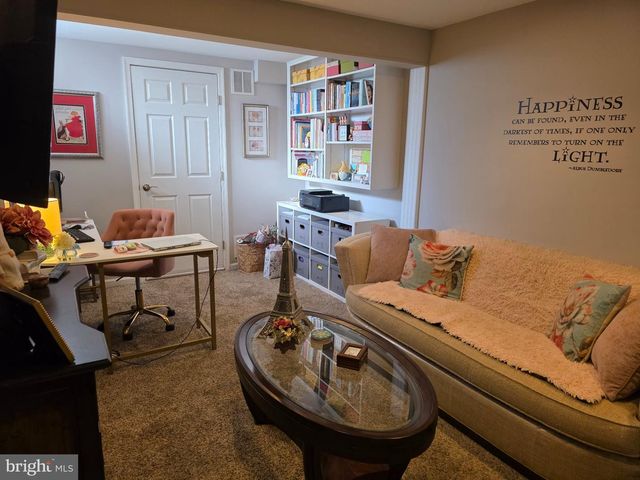 240 COBBLESTONE CT, Collegeville, PA 19426