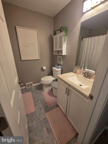 240 COBBLESTONE CT, Collegeville, PA 19426