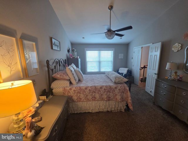 240 COBBLESTONE CT, Collegeville, PA 19426
