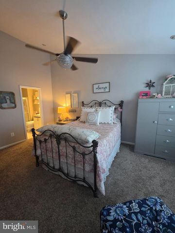 240 COBBLESTONE CT, Collegeville, PA 19426