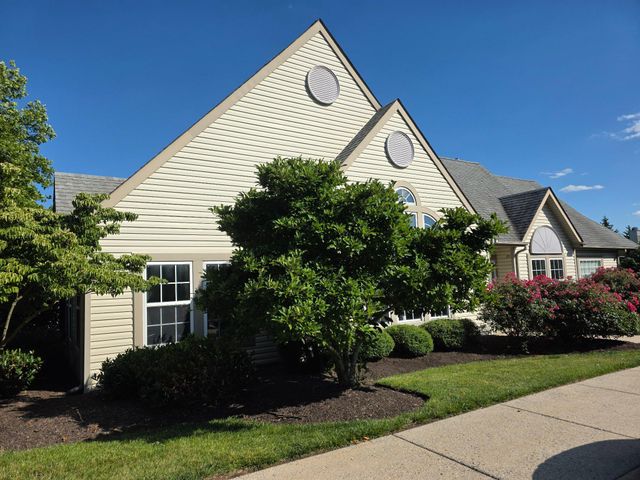 240 COBBLESTONE CT, Collegeville, PA 19426