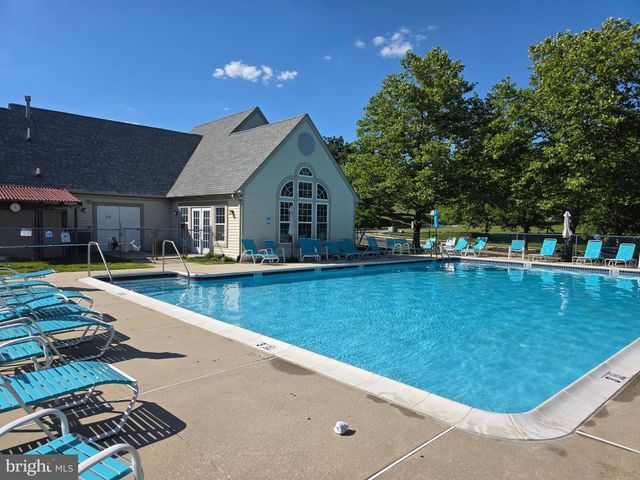 240 COBBLESTONE CT, Collegeville, PA 19426