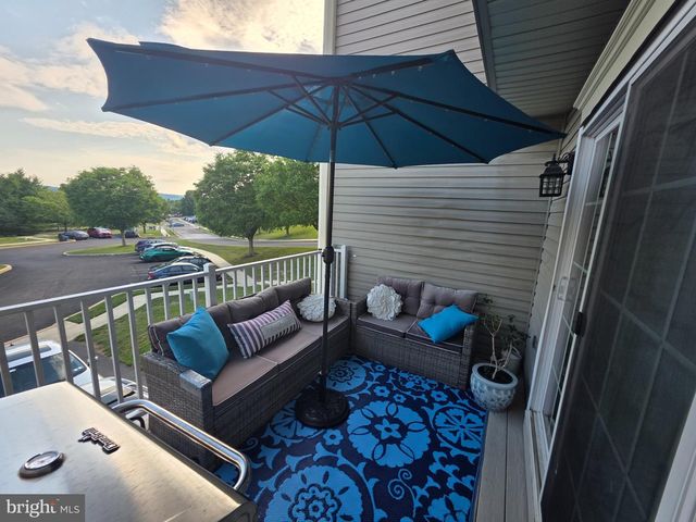 240 COBBLESTONE CT, Collegeville, PA 19426
