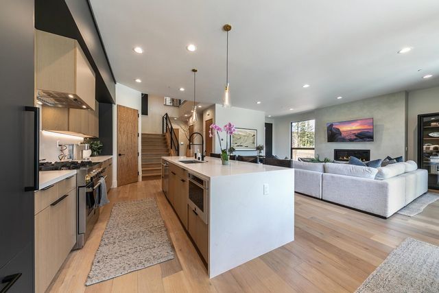 10117 Jakes Way, Truckee, CA 96161