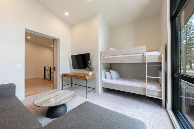 10117 Jakes Way, Truckee, CA 96161