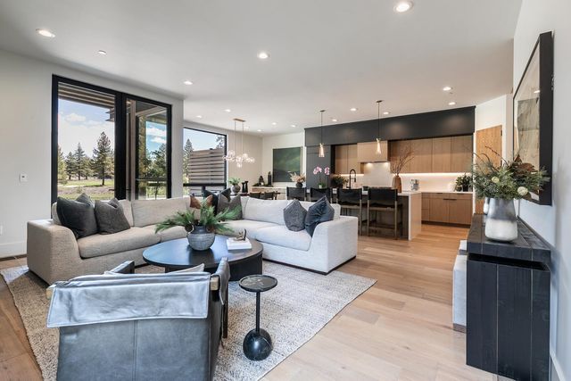 10117 Jakes Way, Truckee, CA 96161