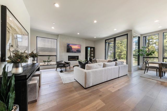 10117 Jakes Way, Truckee, CA 96161