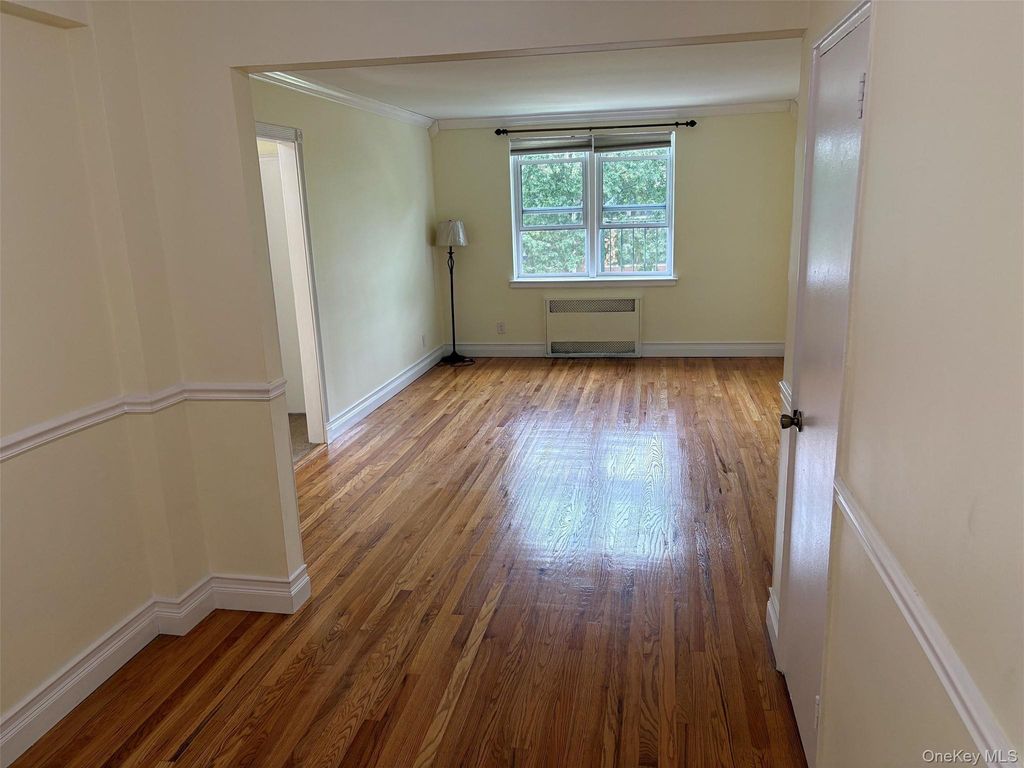 30 Catheral Avenue 4A, Hempstead, NY 11550 — photo 4