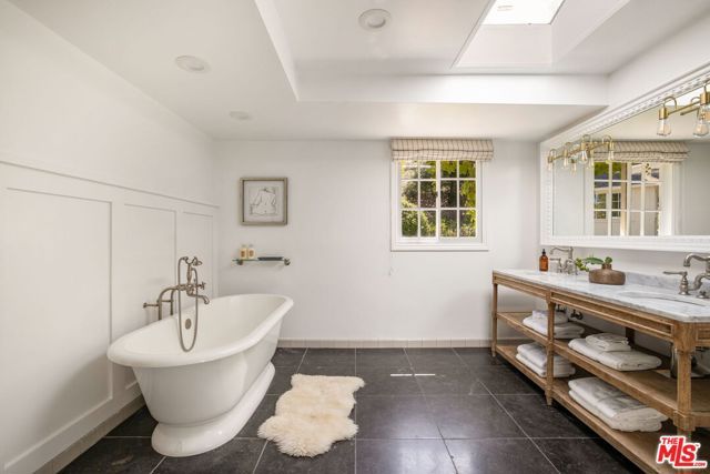 5840 Round Meadow Road, Hidden Hills, CA 91302