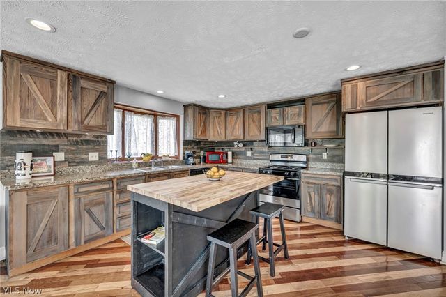 2160 Boston Road, Hinckley, OH 44233