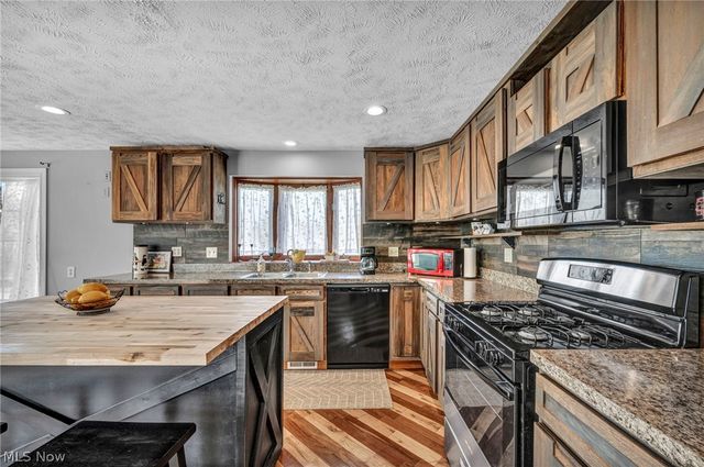 2160 Boston Road, Hinckley, OH 44233