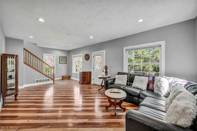 2160 Boston Road, Hinckley, OH 44233