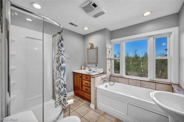 2160 Boston Road, Hinckley, OH 44233